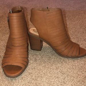 Light Brown CIRCUS by Sam Edelman Zip-Up Booties